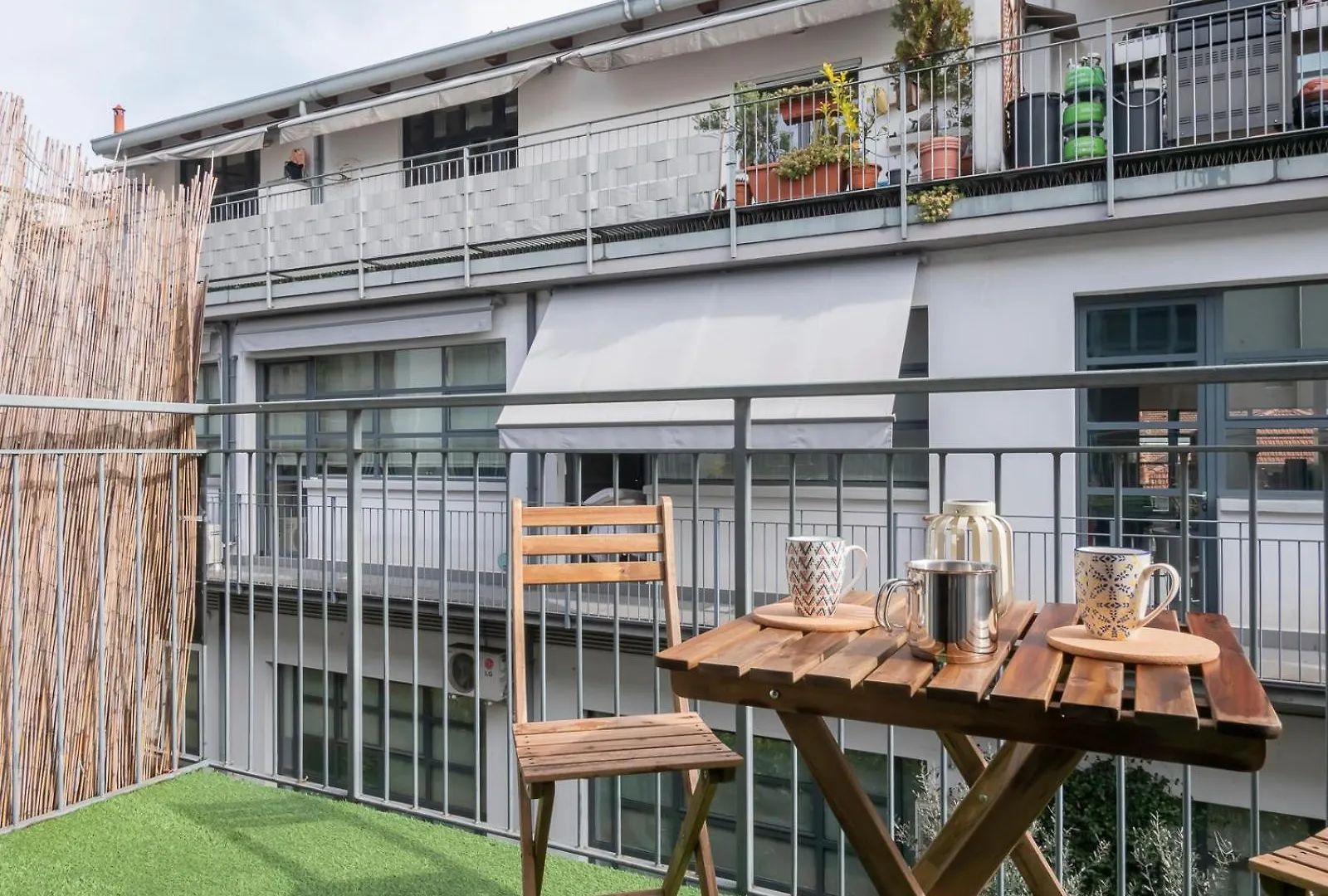 Xenia Apartments - Bright Loft Studio In Bovisa Area Milan